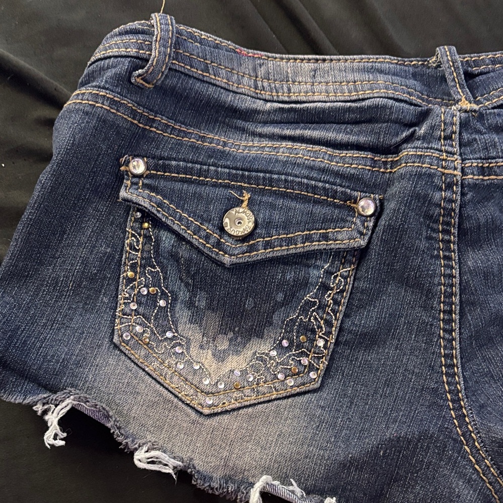 Almost Famous Dark Blue Jean Shorts - Picture 5 of 6